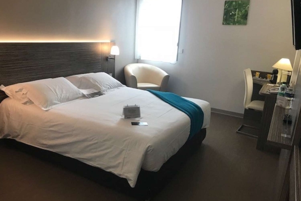 Hotel KYRIAD SAINT CHELY D'APCHER - Aire de la Lozère